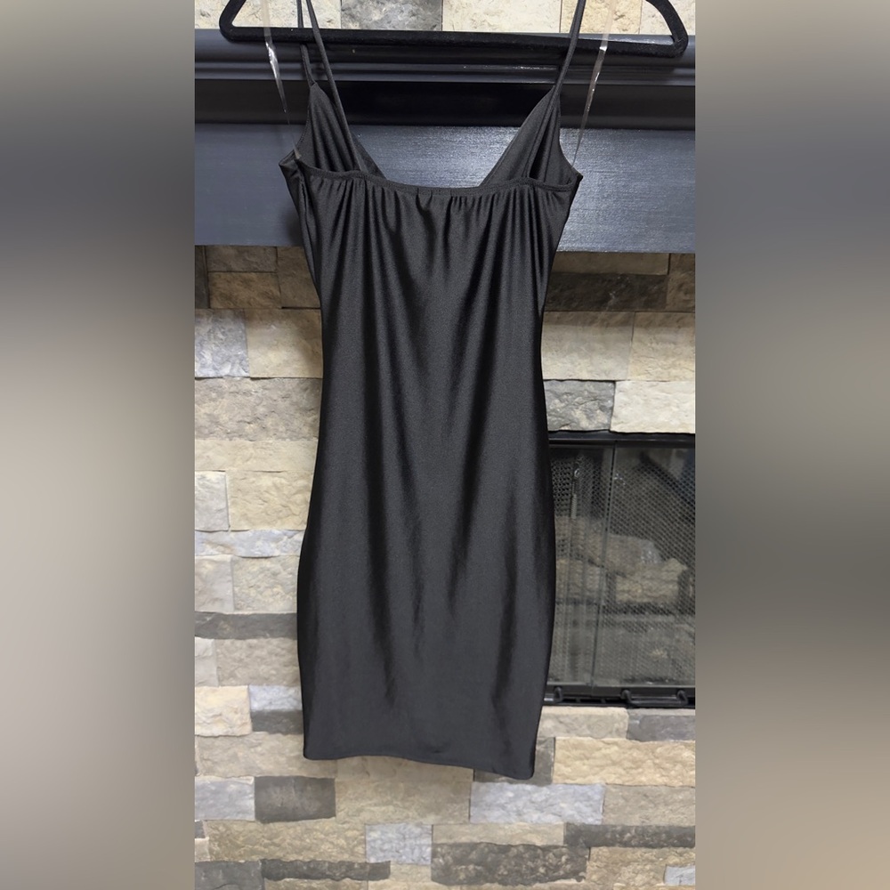 Black Windsor mini dress. - Picture 3 of 4